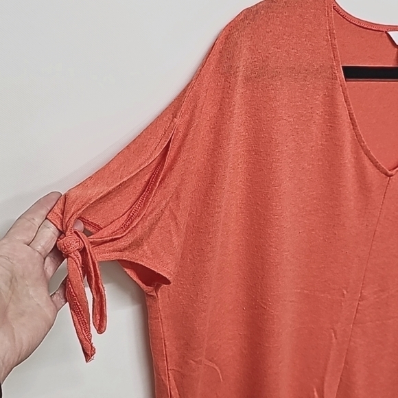 Oversized v-neck, boxy sweater, batwing style sleeves - Picture 2 of 7